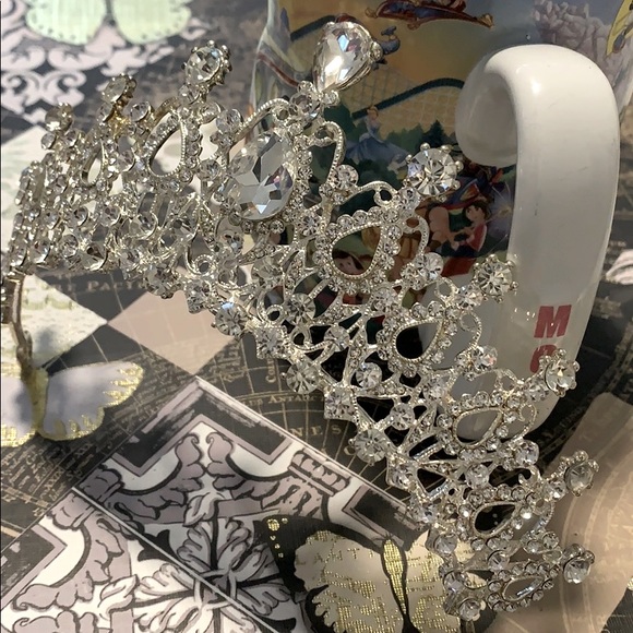 Silver tiara with rhinestones new - Picture 4 of 4